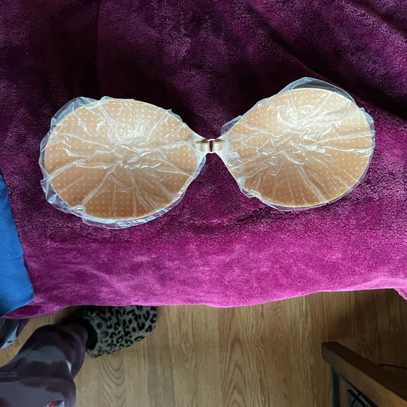 Victoria's Secret Bare Invisible Solutions Backless Bra - Picture 4 of 5